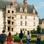 découvrez que faire à blois en 2 jours : explorez les incontournables, visitez les châteaux emblématiques et profitez des activités culturelles et de loisirs dans cette charmante ville.