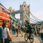 découvrez notre guide complet pour visiter londres : les incontournables à voir, les activités à ne pas manquer et des conseils pratiques pour un séjour réussi dans la capitale britannique.